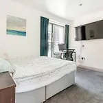 Modern 2 Bedroom Apartment Near Oxford Street - 2 Min Walk