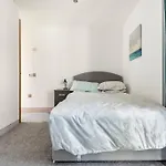 Modern 2 Bedroom Apartment Near Oxford Street - 2 Min Walk