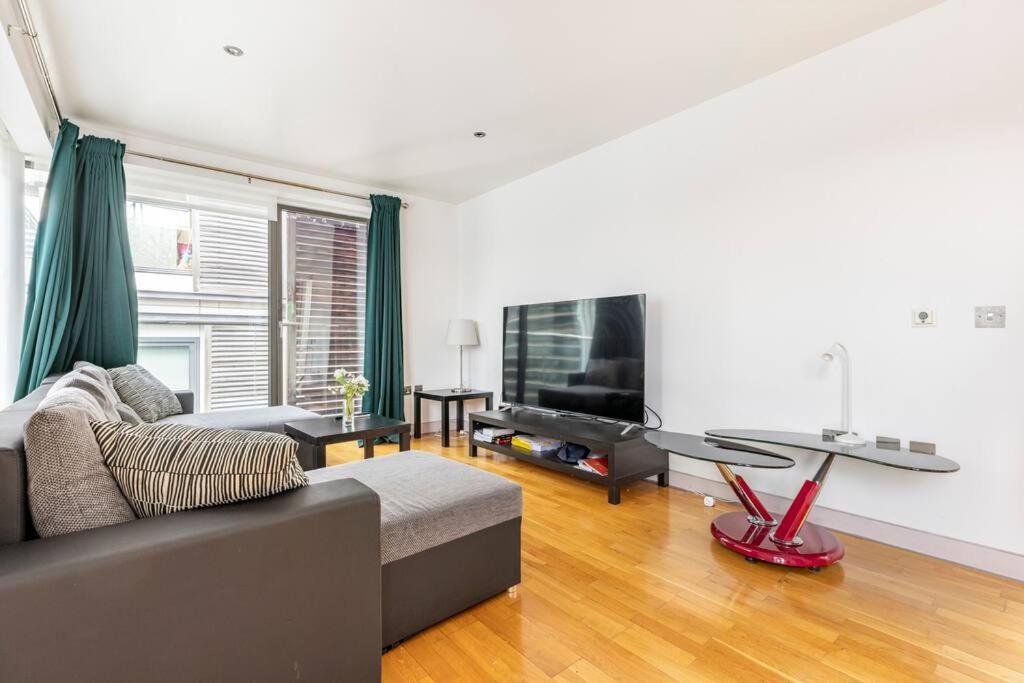 Modern 2 Bedroom Near Oxford Street - 2 Min Walk Apartment London