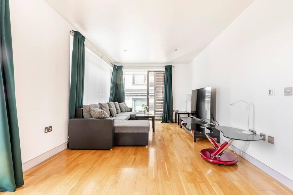 Modern 2 Bedroom Near Oxford Street - 2 Min Walk Apartment London